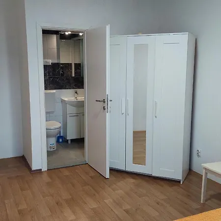 With Private Toilet And Terrace In Center In Shared Спліт