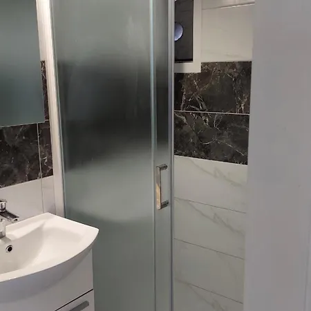 Apartmán With Private Toilet And Terrace In Center In Shared Split
